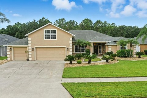 House in Port Orange, Florida 5 bedrooms, 260.59 sq.m. № 1844899 - photo 1