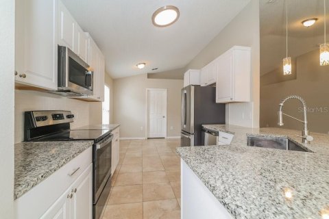 House in Kissimmee, Florida 3 bedrooms, 174.1 sq.m. № 1914497 - photo 6