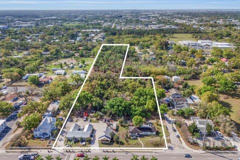 Immobilier commercial à Bradenton, Floride 10 chambres, 470.92 m2 № 2144813