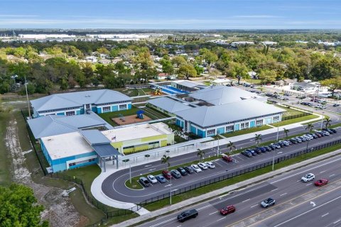 Immobilier commercial à vendre à Bradenton, Floride: 10 chambres, 470.92 m2 № 2144813 - photo 8
