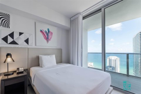 Condo in Hollywood, Florida, 2 bedrooms  № 2054263 - photo 25