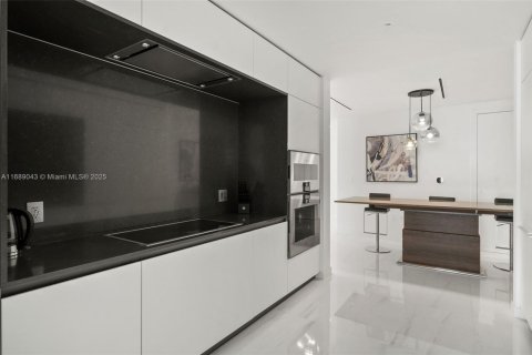 Condominio en venta en Miami, Florida, 3 dormitorios, 285.95 m2 № 1436989 - foto 12