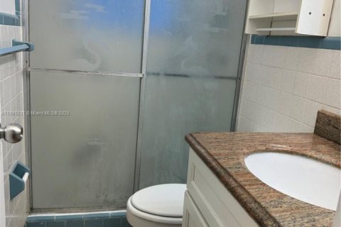 Propiedad comercial en alquiler en Hollywood, Florida № 1943744 - foto 3