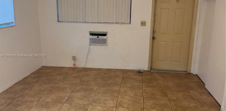 Propiedad comercial en Hollywood, Florida № 1943744