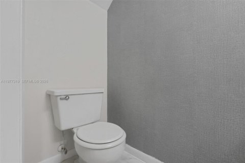 Condo in Sunrise, Florida, 2 bedrooms  № 2041652 - photo 21