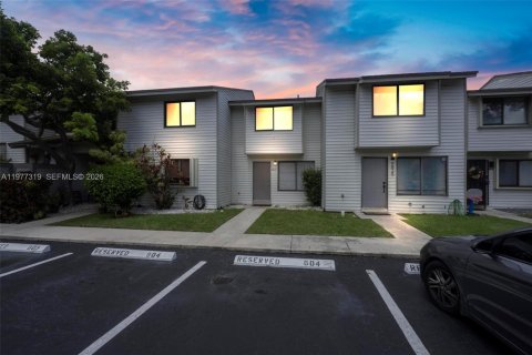 Condo in Sunrise, Florida, 2 bedrooms  № 2041652