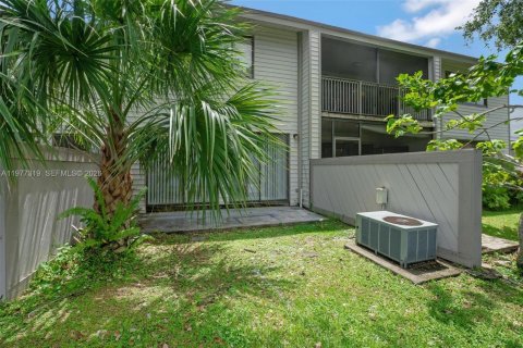 Condo in Sunrise, Florida, 2 bedrooms  № 2041652 - photo 26