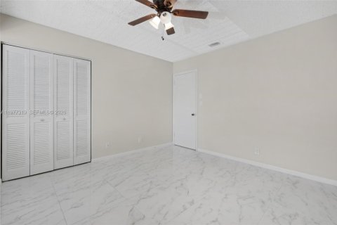 Condo in Sunrise, Florida, 2 bedrooms  № 2041652 - photo 19