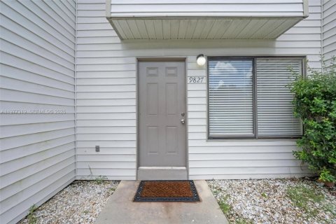 Condo in Sunrise, Florida, 2 bedrooms  № 2041652 - photo 2