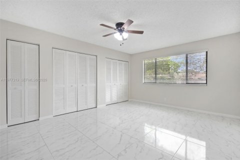Condo in Sunrise, Florida, 2 bedrooms  № 2041652 - photo 17