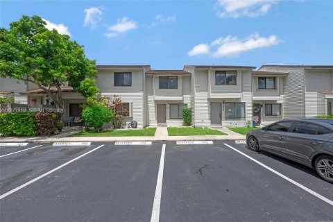 Condo in Sunrise, Florida, 2 bedrooms  № 2041652 - photo 28