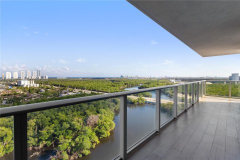 Copropriété à louer à North Miami Beach, Floride: 3 chambres, 144.56 m2 № 1981682 - photo 14