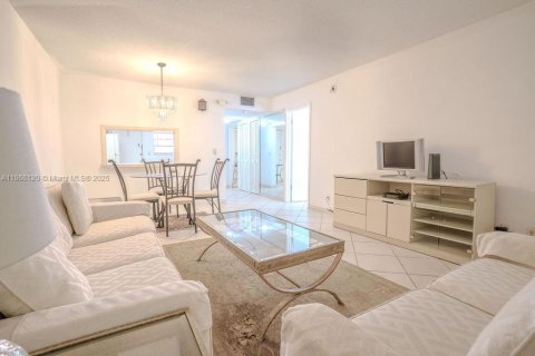 Copropriété à vendre à Hallandale Beach, Floride: 1 chambre, 71.53 m2 № 2089688 - photo 3