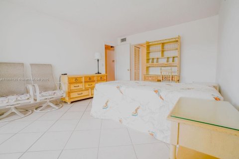 Copropriété à vendre à Hallandale Beach, Floride: 1 chambre, 71.53 m2 № 2089688 - photo 12