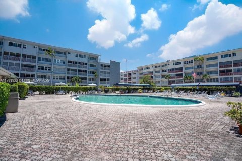 Copropriété à vendre à Hallandale Beach, Floride: 1 chambre, 71.53 m2 № 2089688 - photo 17