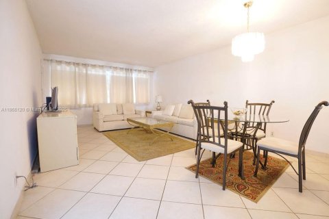 Copropriété à vendre à Hallandale Beach, Floride: 1 chambre, 71.53 m2 № 2089688 - photo 23