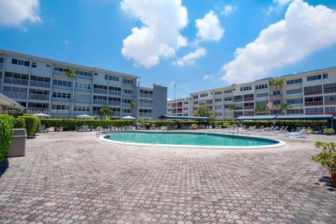 Copropriété à vendre à Hallandale Beach, Floride: 1 chambre, 71.53 m2 № 2089688 - photo 21
