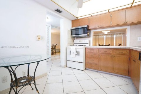 Copropriété à vendre à Hallandale Beach, Floride: 1 chambre, 71.53 m2 № 2089688 - photo 6