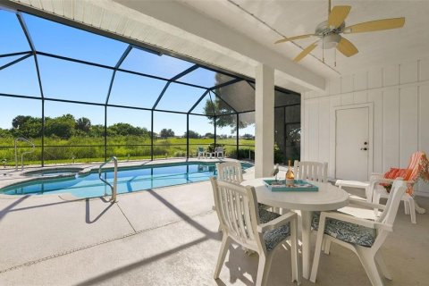 House in Rotonda, Florida 4 bedrooms, 209.77 sq.m. № 2419837 - photo 10