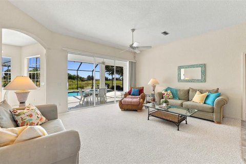 House in Rotonda, Florida 4 bedrooms, 209.77 sq.m. № 2419837 - photo 17