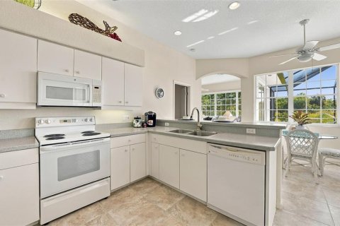 House in Rotonda, Florida 4 bedrooms, 209.77 sq.m. № 2419837 - photo 23