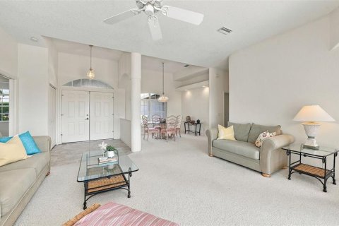 House in Rotonda, Florida 4 bedrooms, 209.77 sq.m. № 2419837 - photo 18