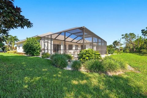 House in Rotonda, Florida 4 bedrooms, 209.77 sq.m. № 2419837 - photo 12