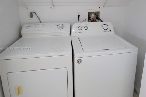 Copropriété à vendre à Oakland Park, Floride: 2 chambres, 101.82 m2 № 2049023 - photo 7