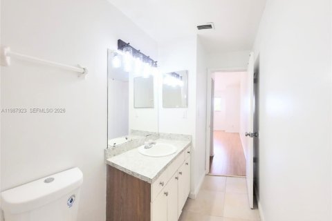 Copropriété à vendre à Oakland Park, Floride: 2 chambres, 101.82 m2 № 2049023 - photo 14