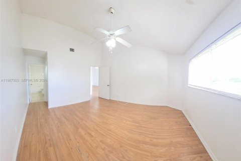 Copropriété à vendre à Oakland Park, Floride: 2 chambres, 101.82 m2 № 2049023 - photo 11