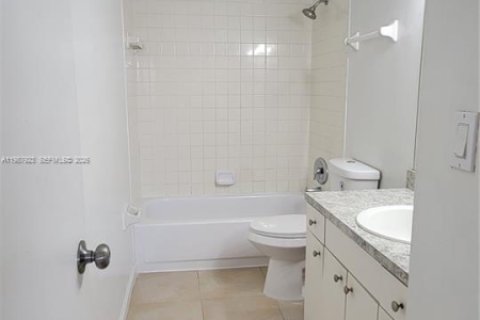 Copropriété à vendre à Oakland Park, Floride: 2 chambres, 101.82 m2 № 2049023 - photo 15