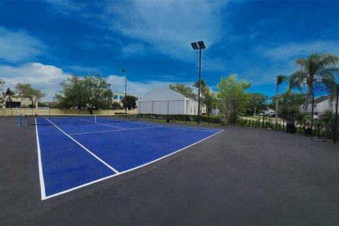 Copropriété à vendre à Oakland Park, Floride: 2 chambres, 101.82 m2 № 2049023 - photo 23
