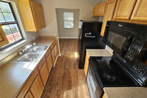House in Dade City, Florida 3 bedrooms, 70.23 sq.m. № 1900332 - photo 5