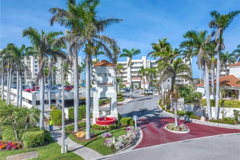 Condominio en venta en Saint Petersburg, Florida, 2 dormitorios, 105.44 m2 № 1618042 - foto 1