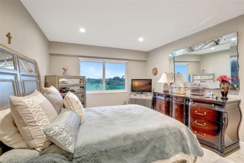 Condo in Pembroke Pines, Florida, 2 bedrooms  № 1817572 - photo 21