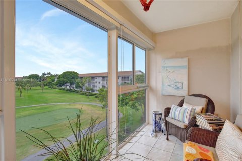 Condo in Pembroke Pines, Florida, 2 bedrooms  № 1817572 - photo 17