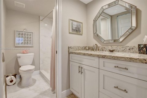 Condo in Pembroke Pines, Florida, 2 bedrooms  № 1817572 - photo 25