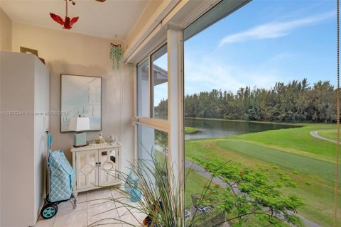 Condo in Pembroke Pines, Florida, 2 bedrooms  № 1817572 - photo 18