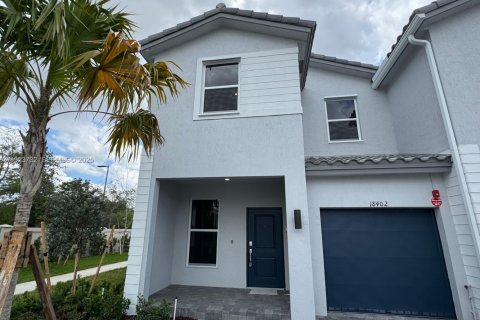 House in Pembroke Pines, Florida 4 bedrooms, 166.02 sq.m. № 2038832
