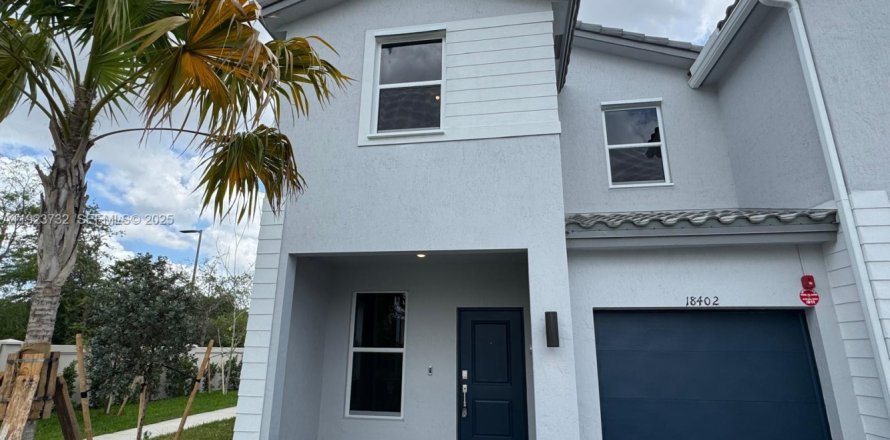 Casa en Pembroke Pines, Florida 4 dormitorios, 166.02 m2 № 2038832