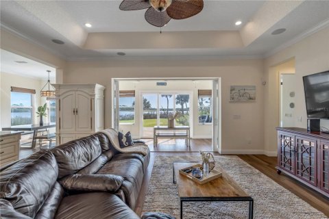 House in New Smyrna Beach, Florida 4 bedrooms, 240.25 sq.m. № 2208844 - photo 7