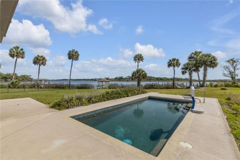 House in New Smyrna Beach, Florida 4 bedrooms, 240.25 sq.m. № 2208844 - photo 3