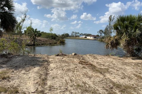 Land in Cape Coral, Florida № 362414 - photo 9