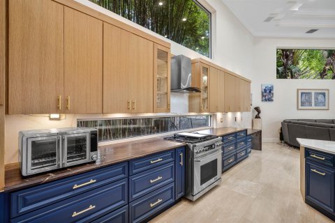 House in Boca Raton, Florida 5 bedrooms, 435.99 sq.m. № 2250816 - photo 28