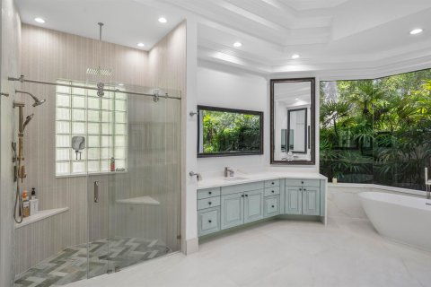 House in Boca Raton, Florida 5 bedrooms, 435.99 sq.m. № 2250816 - photo 17