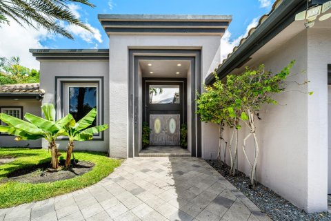 House in Boca Raton, Florida 5 bedrooms, 435.99 sq.m. № 2250816 - photo 4