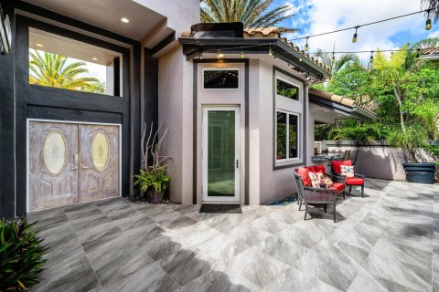 House in Boca Raton, Florida 5 bedrooms, 435.99 sq.m. № 2250816 - photo 5