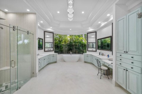 House in Boca Raton, Florida 5 bedrooms, 435.99 sq.m. № 2250816 - photo 19