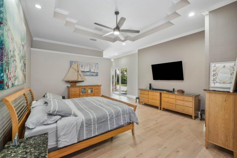 House in Boca Raton, Florida 5 bedrooms, 435.99 sq.m. № 2250816 - photo 13