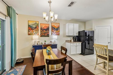 House in DeLand, Florida 4 bedrooms, 170.01 sq.m. № 2216323 - photo 12